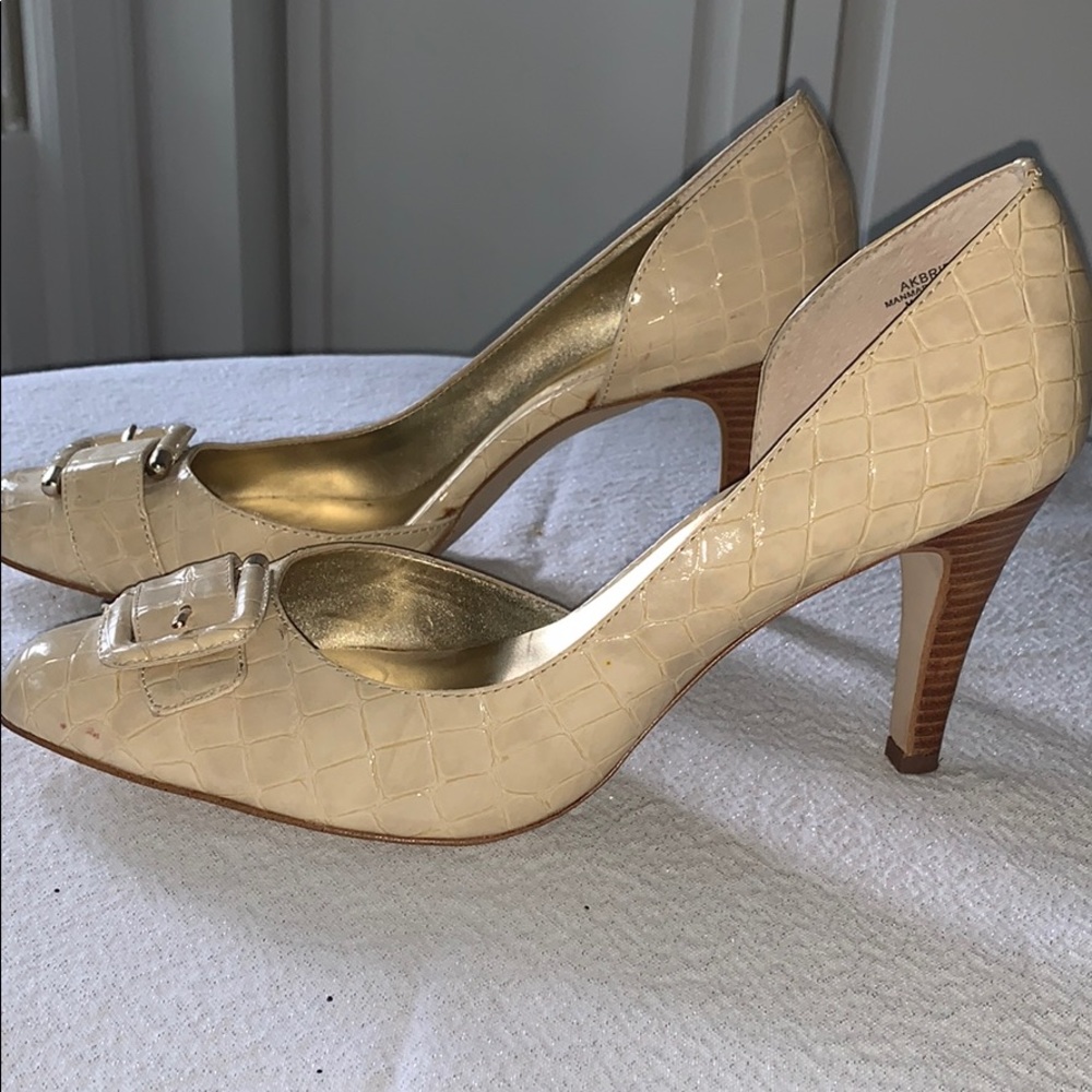 Anne Klein Pointed Toe pumps with toe buckle